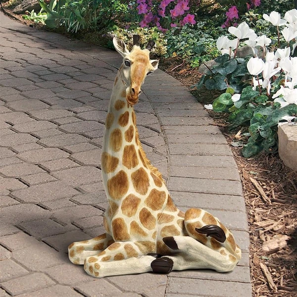 Zari, The Resting Giraffe Statue 1 Zari, The Resting Giraffe Statue
